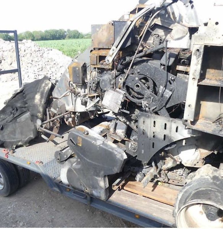 Großpackenpresse des Typs New Holland BB 1270 Brandschaden. Standort Nähe Münster, Gebrauchtmaschine in Honigsee (Bild 9)