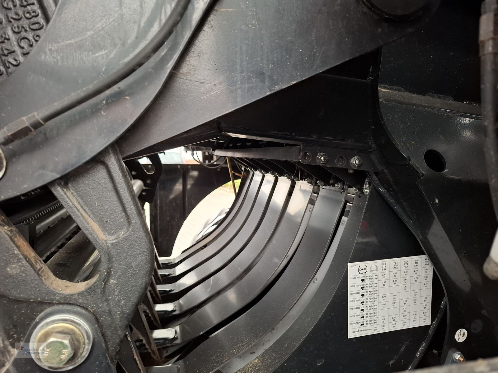 Großpackenpresse typu New Holland BB 1270 RC Loopmaster / BB1270, Gebrauchtmaschine v Altenberge (Obrázek 18)