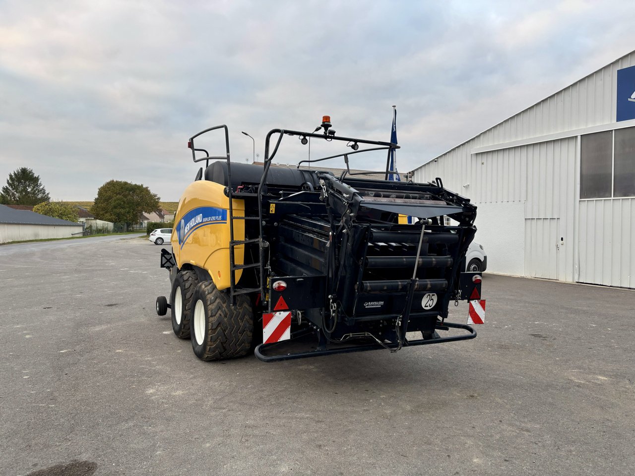 Großpackenpresse des Typs New Holland BB 1290 plus, Gebrauchtmaschine in VERT TOULON (Bild 9)