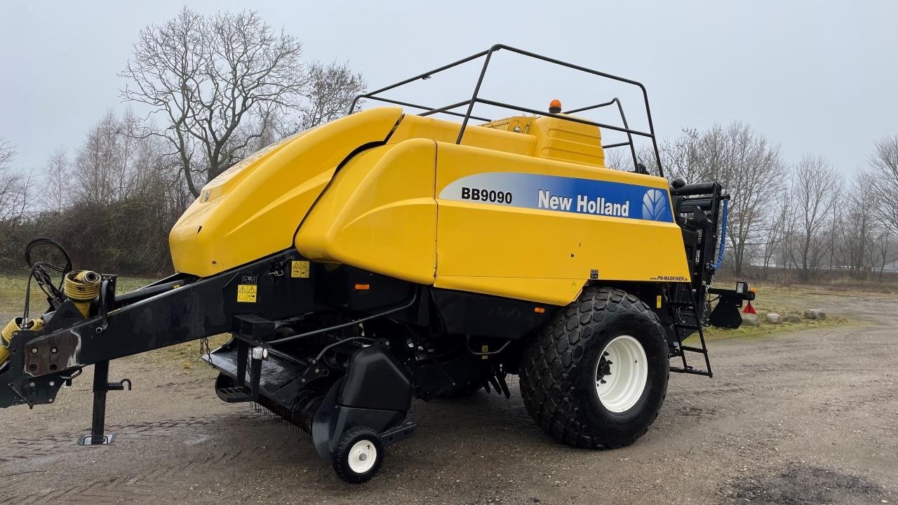 Großpackenpresse des Typs New Holland BB 9090, Gebrauchtmaschine in Ørbæk (Bild 1)