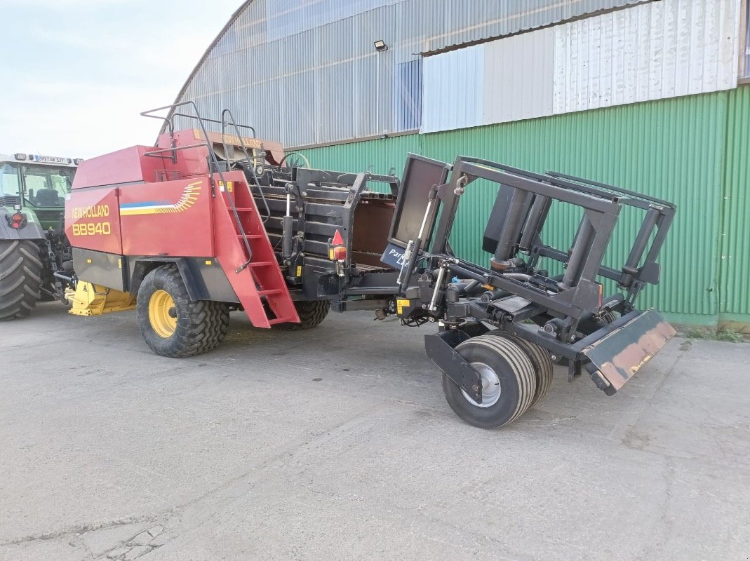Großpackenpresse van het type New Holland BB 940 +/plus Parkland 425, Gebrauchtmaschine in Liebenwalde (Foto 12)