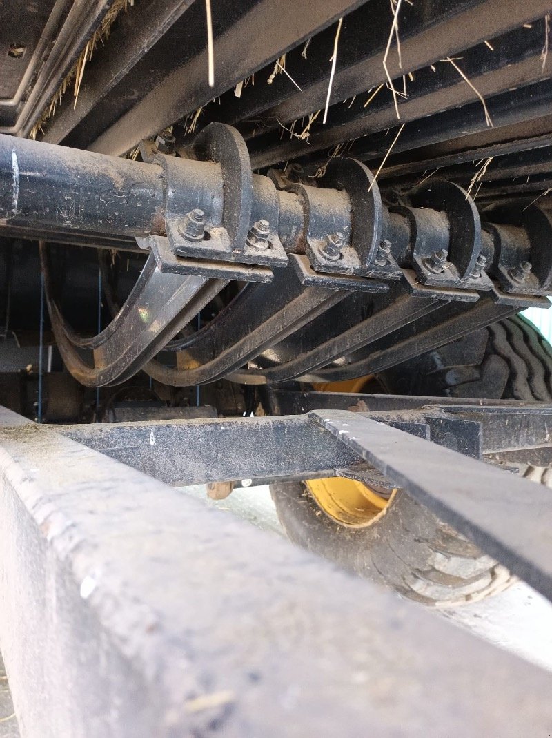 Großpackenpresse van het type New Holland BB 940 +/plus Parkland 425, Gebrauchtmaschine in Liebenwalde (Foto 17)