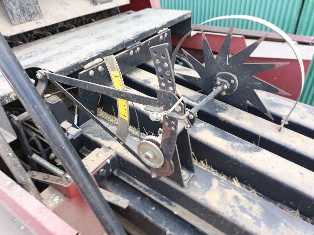 Großpackenpresse van het type New Holland BB 940 +/plus Parkland 425, Gebrauchtmaschine in Liebenwalde (Foto 18)