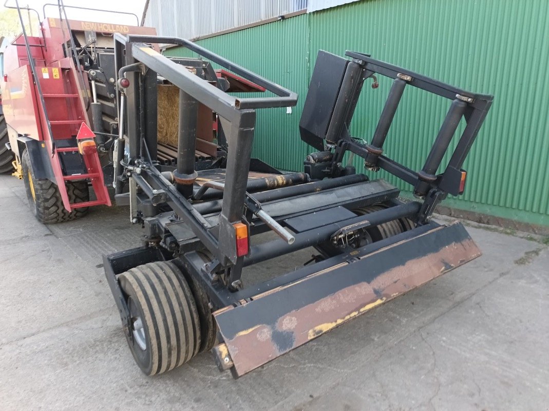 Großpackenpresse van het type New Holland BB 940 +/plus Parkland 425, Gebrauchtmaschine in Liebenwalde (Foto 26)