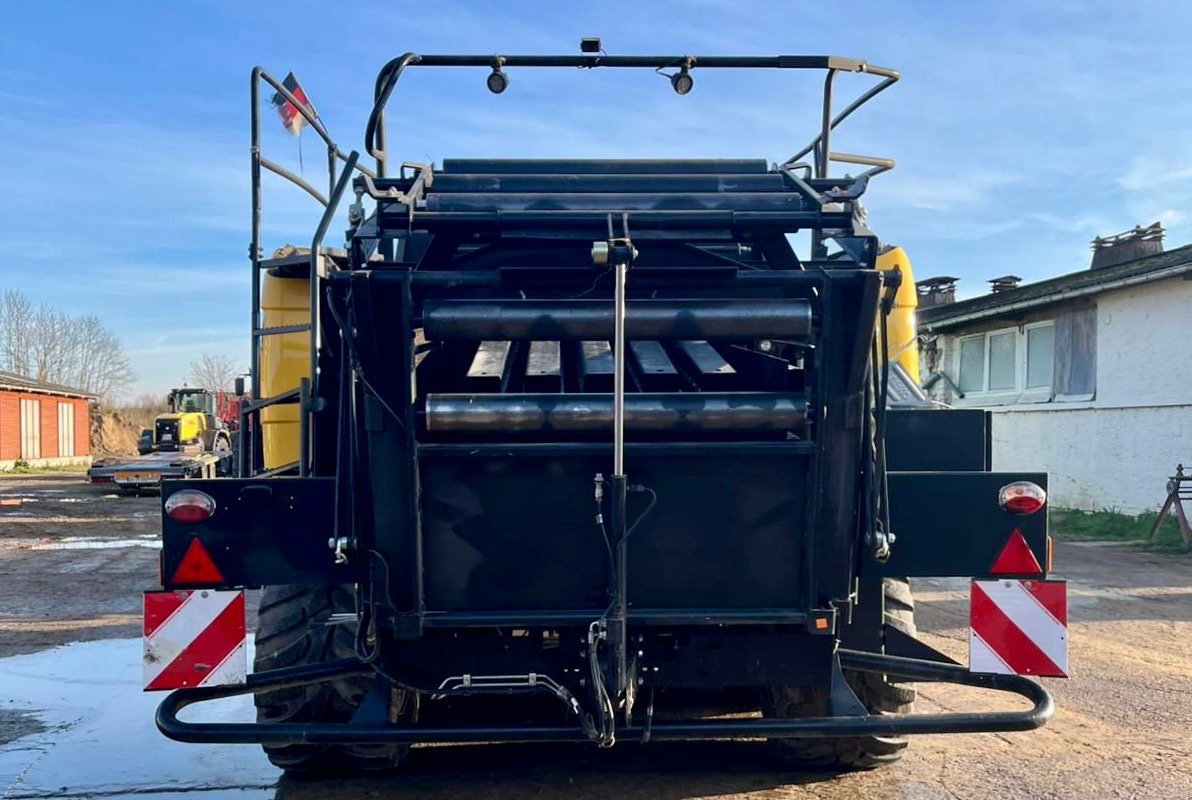 Großpackenpresse del tipo New Holland BB BIGBALER 1290 Plus CropCutter, Gebrauchtmaschine In Neubrandenburg (Immagine 5)