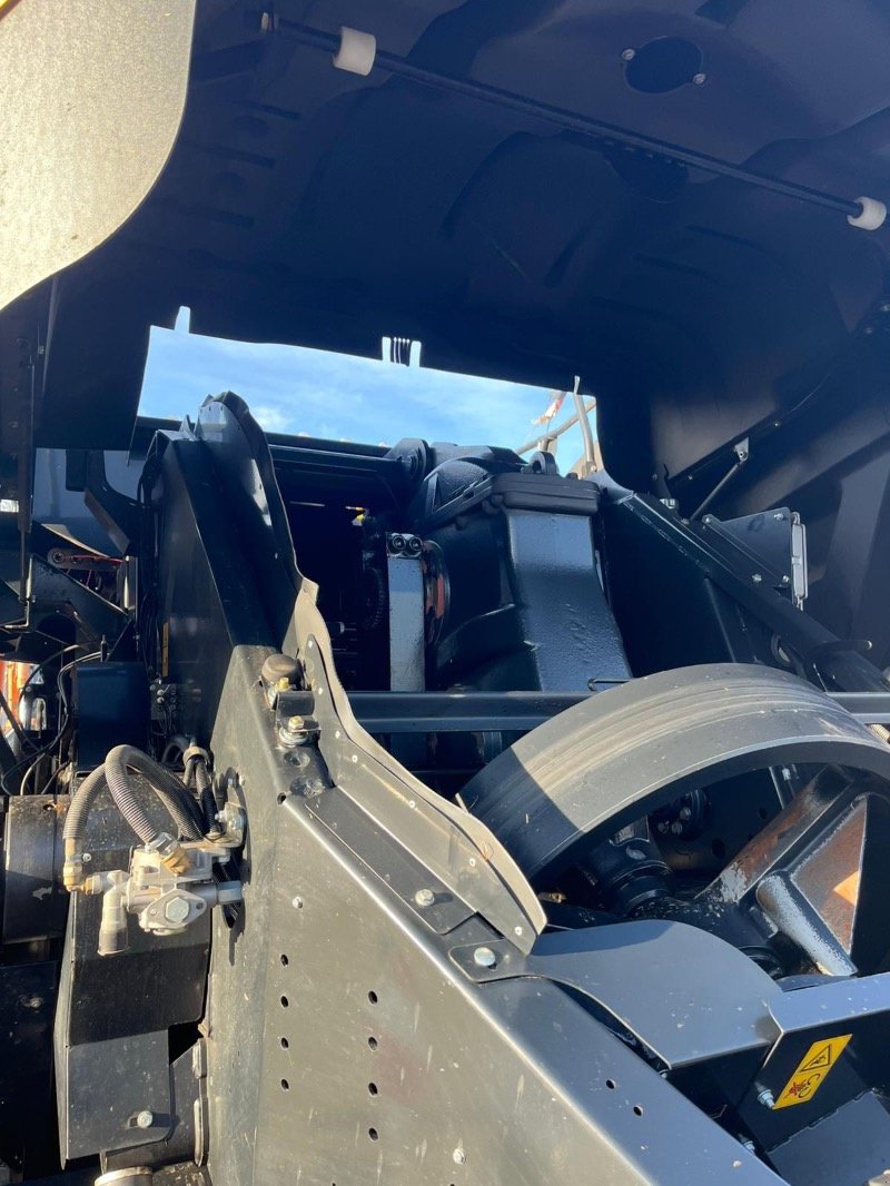 Großpackenpresse del tipo New Holland BB BIGBALER 1290 Plus CropCutter, Gebrauchtmaschine In Neubrandenburg (Immagine 10)