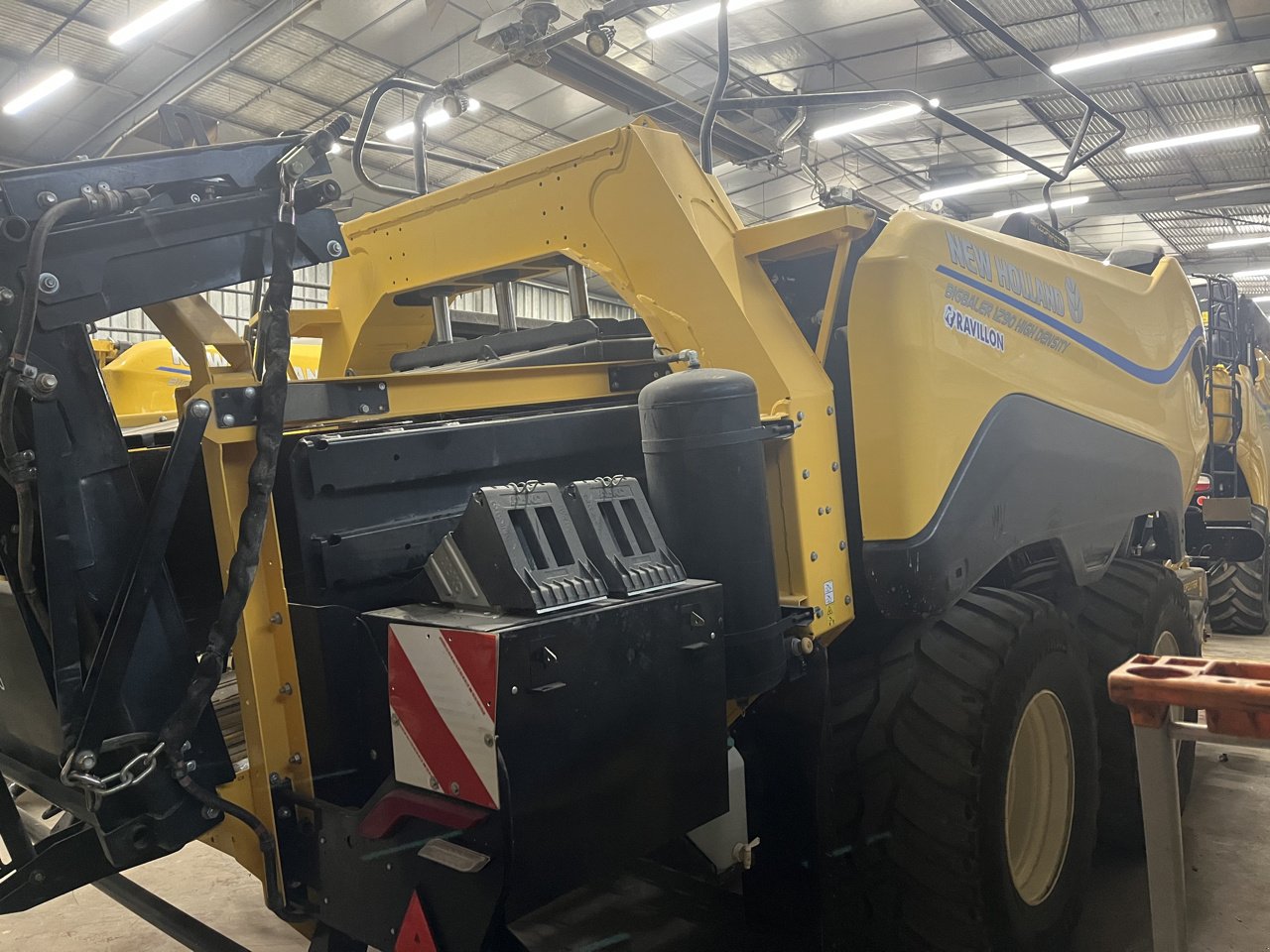 Großpackenpresse tip New Holland BB1290HD CROPCUTTER, Gebrauchtmaschine in VERT TOULON (Poză 5)