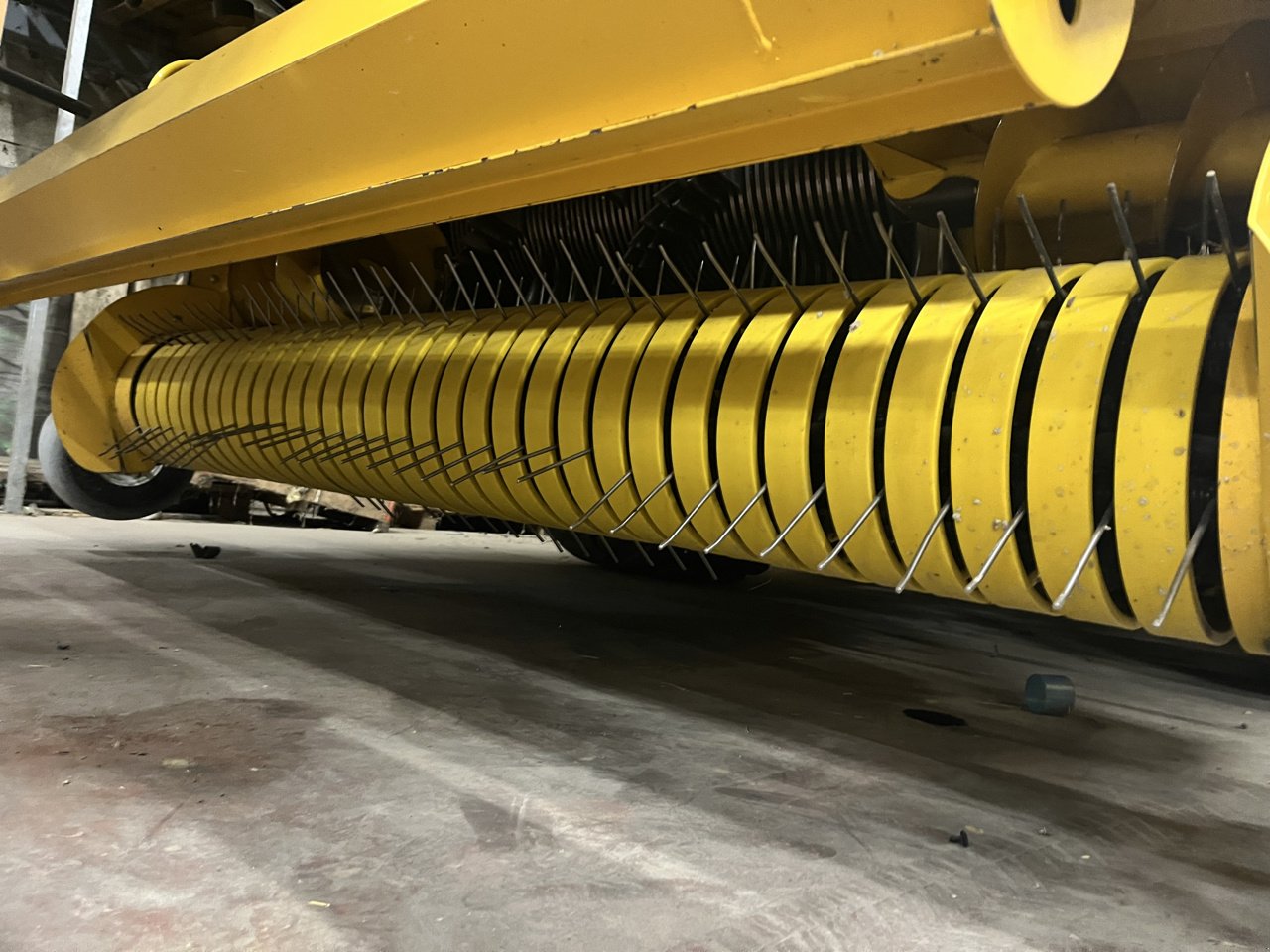 Großpackenpresse tip New Holland BB1290HD CROPCUTTER, Gebrauchtmaschine in VERT TOULON (Poză 8)