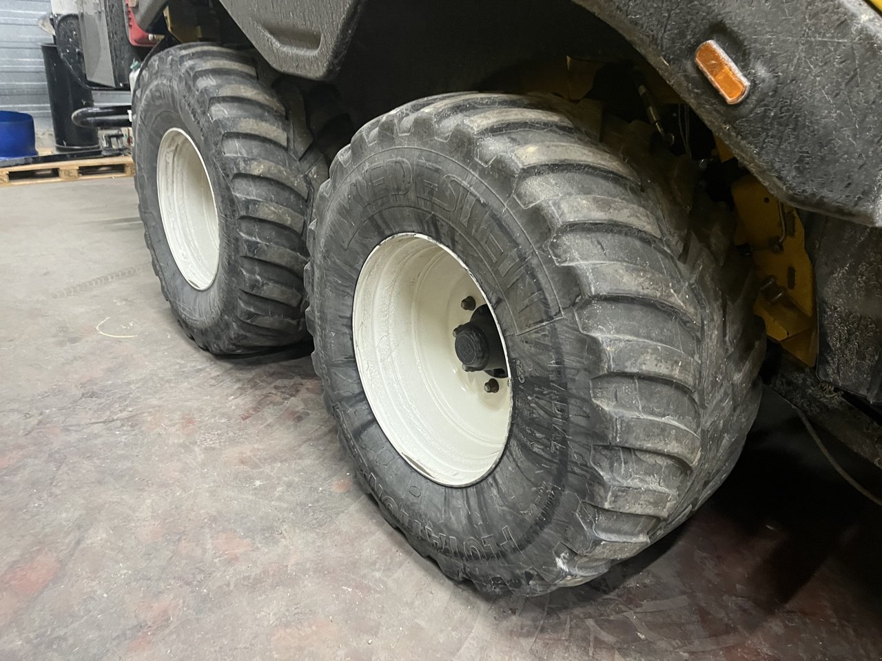 Großpackenpresse tip New Holland BB1290HD, Gebrauchtmaschine in VERT TOULON (Poză 7)