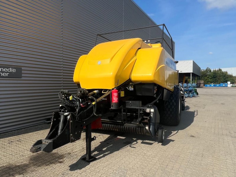 Großpackenpresse от тип New Holland BB9090 m. vogn, Gebrauchtmaschine в Horsens (Снимка 1)