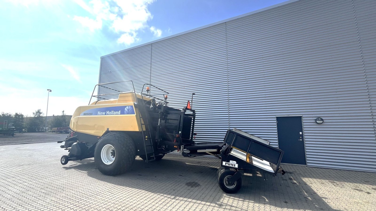 Großpackenpresse типа New Holland BB9090 m. vogn, Gebrauchtmaschine в Horsens (Фотография 1)