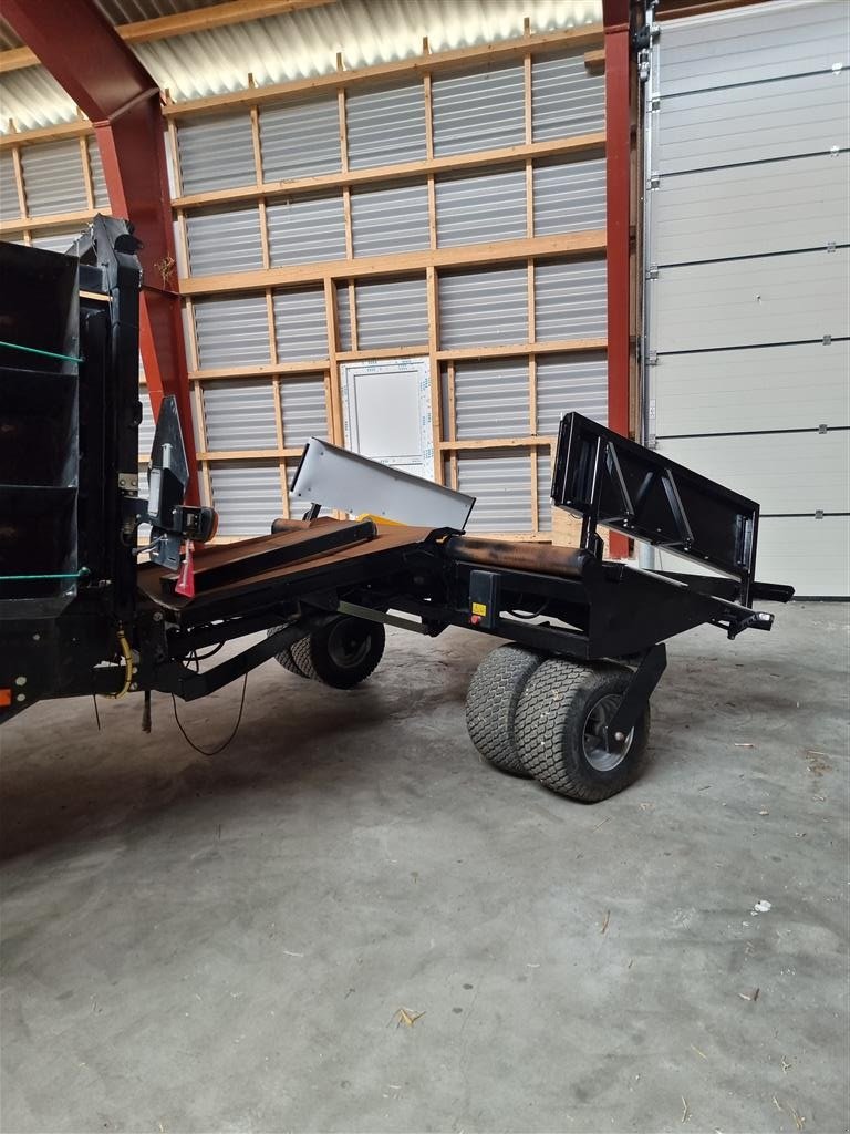 Großpackenpresse des Typs New Holland bb9090 plus Inkl. Pomi vogn med vægt, Gebrauchtmaschine in Aulum (Bild 8)