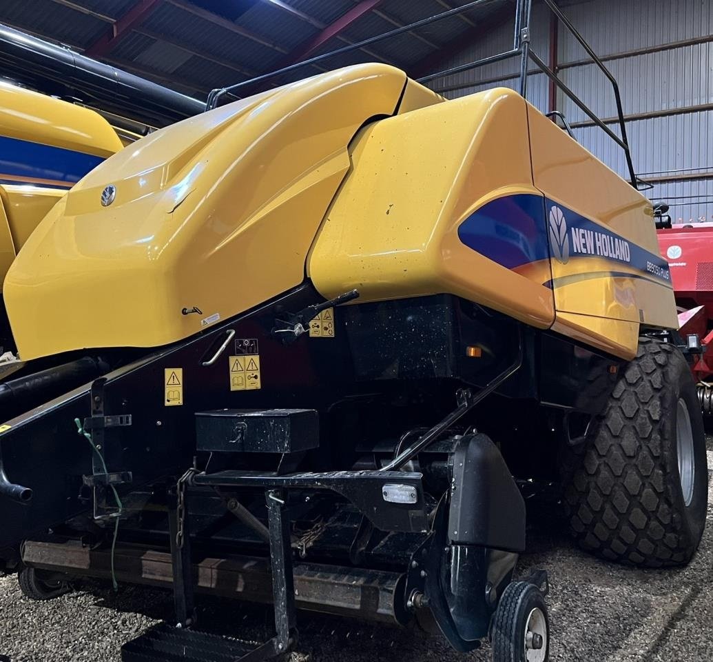 Großpackenpresse типа New Holland BB9090 PLUS, Gebrauchtmaschine в Hadsten (Фотография 1)