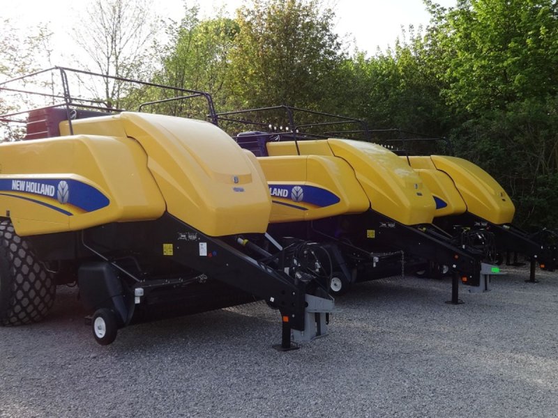 Großpackenpresse tip New Holland BB9090 plus, Gebrauchtmaschine in Maribo