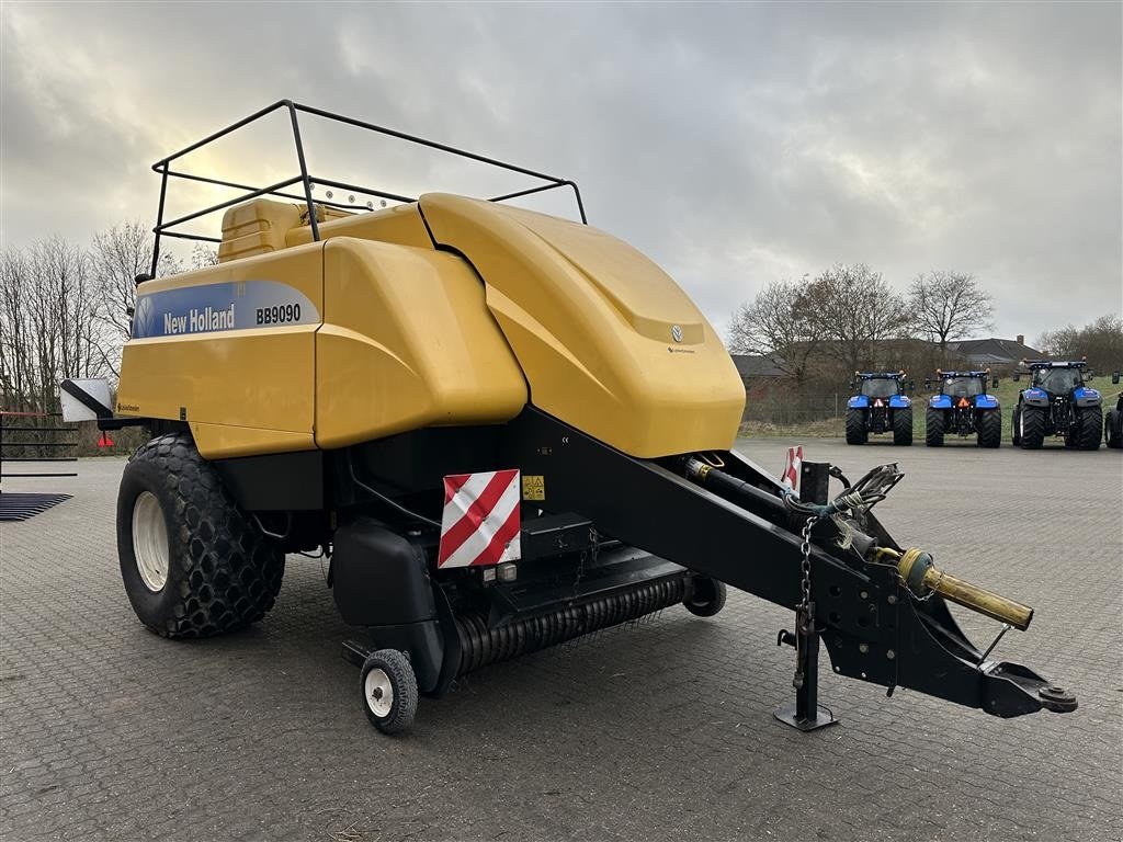 Großpackenpresse des Typs New Holland BB9090, Gebrauchtmaschine in Gjerlev J. (Bild 3)