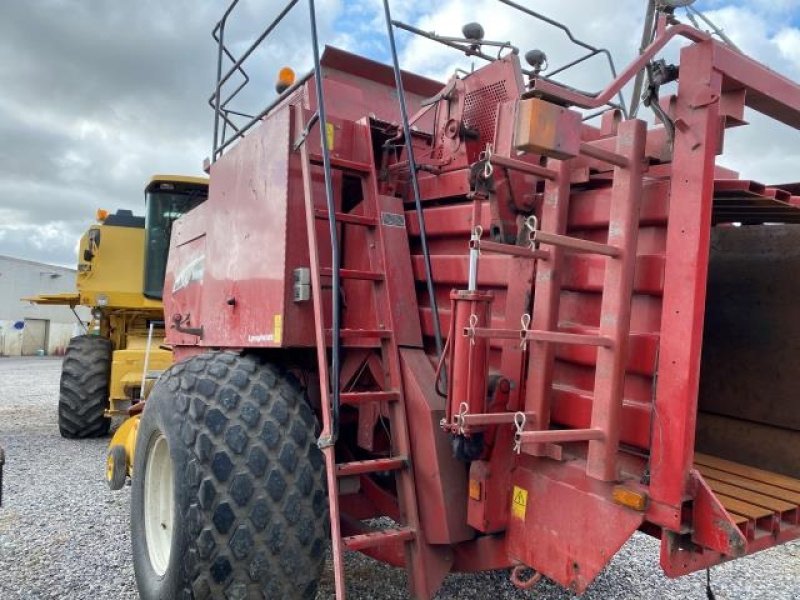 Großpackenpresse des Typs New Holland BB980, Gebrauchtmaschine in Hadsten (Bild 2)