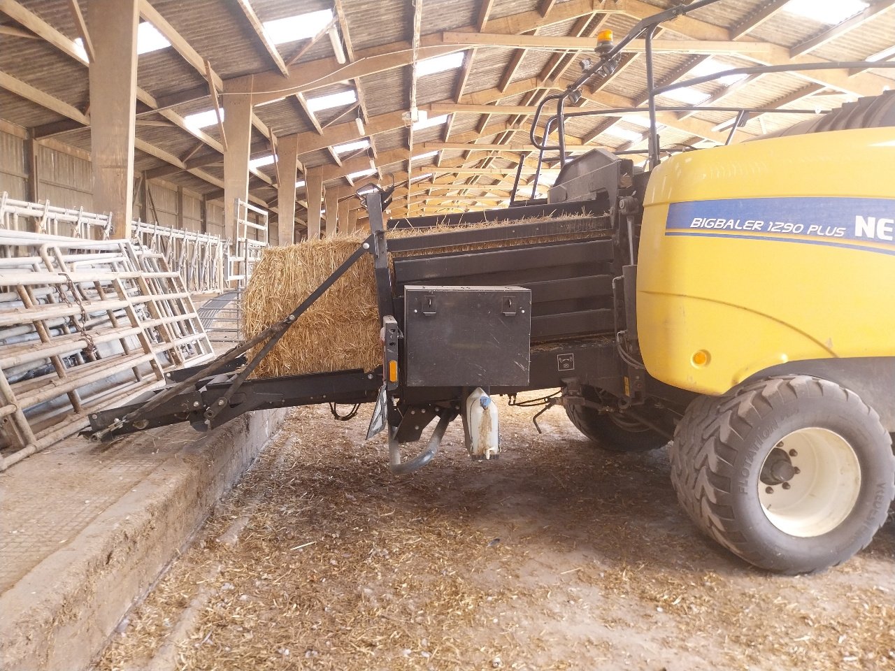 Großpackenpresse типа New Holland Bigballer 1290 plus, Gebrauchtmaschine в CREZANCY EN SANCERRE (Фотография 10)