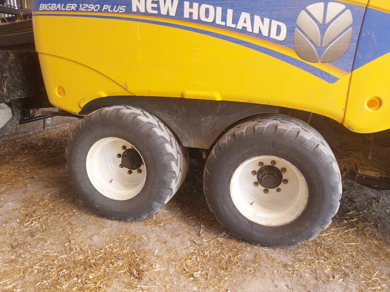 Großpackenpresse типа New Holland Bigballer 1290 plus, Gebrauchtmaschine в CREZANCY EN SANCERRE (Фотография 8)