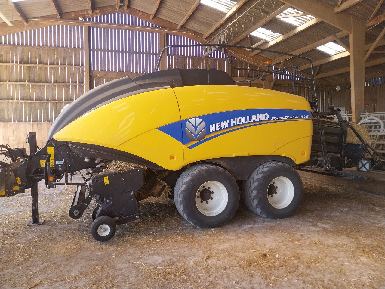 Großpackenpresse типа New Holland Bigballer 1290 plus, Gebrauchtmaschine в CREZANCY EN SANCERRE (Фотография 1)