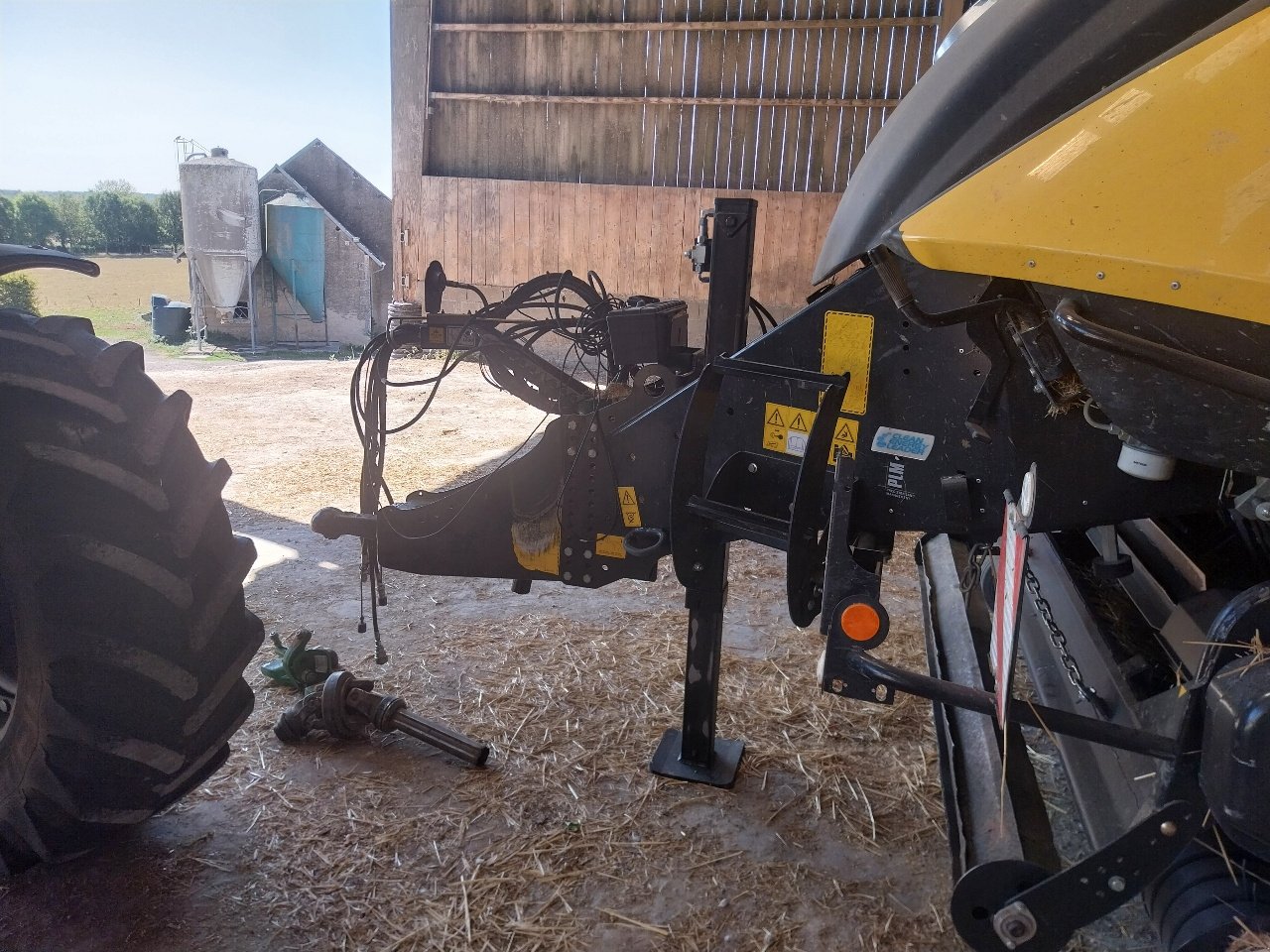 Großpackenpresse типа New Holland Bigballer 1290 plus, Gebrauchtmaschine в CREZANCY EN SANCERRE (Фотография 2)