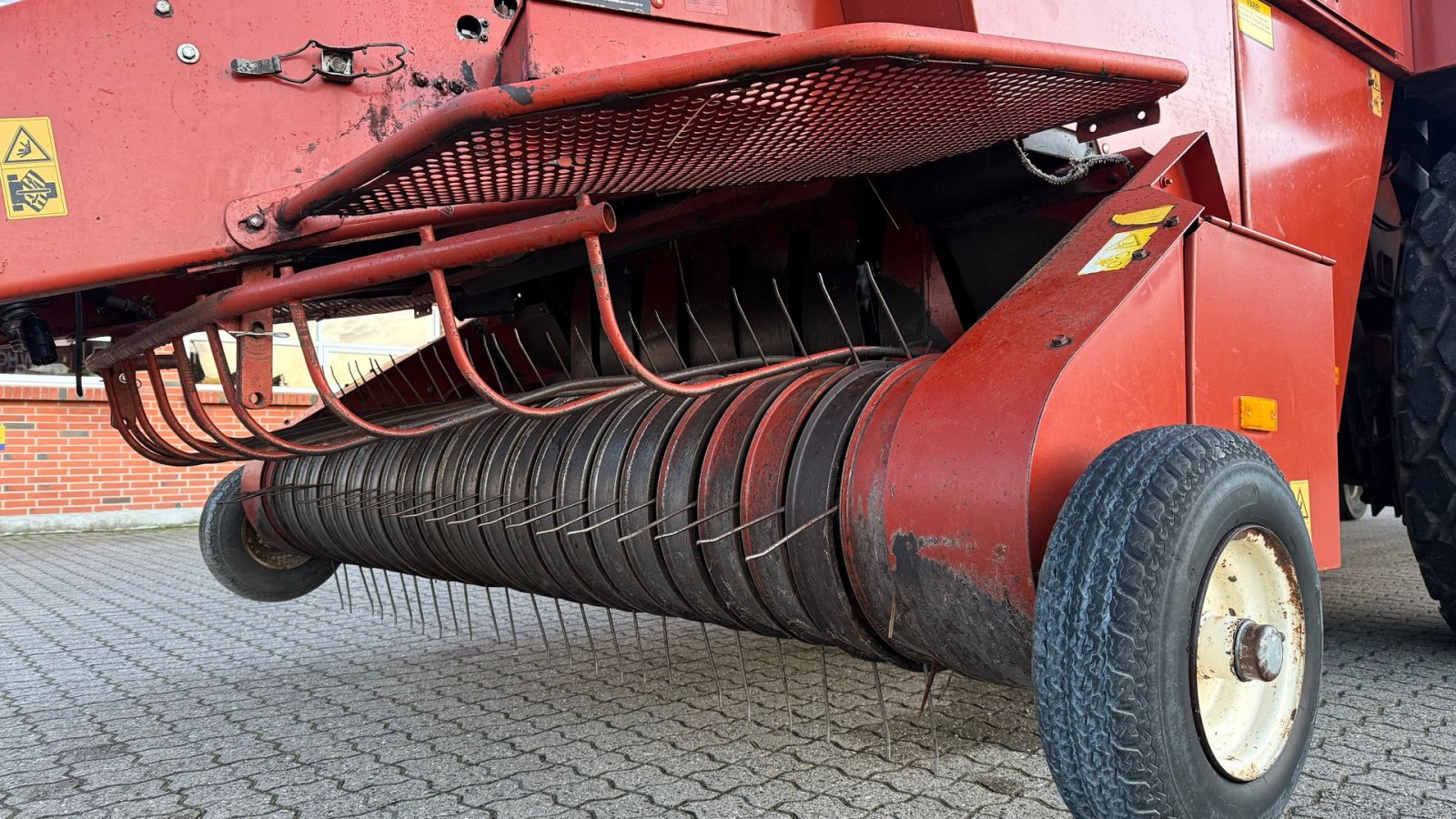 Großpackenpresse типа New Holland Hesston 4900 + Spragelse vogn & centralsmøring, Gebrauchtmaschine в Gjerlev J. (Фотография 13)