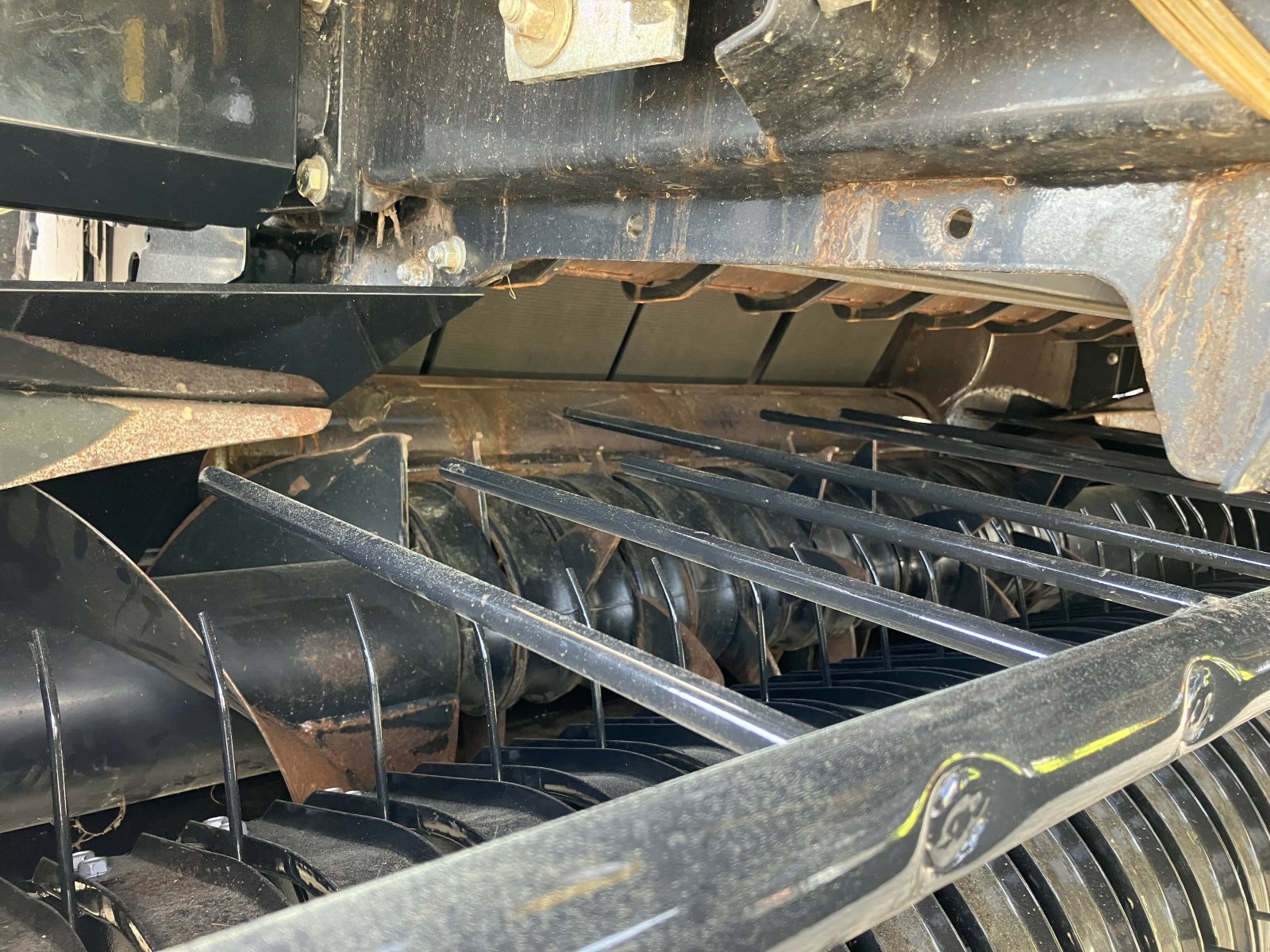 Großpackenpresse a típus New Holland ROLL BELT 180 ACTIVE SWEEP, Gebrauchtmaschine ekkor: AILLAS (Kép 8)