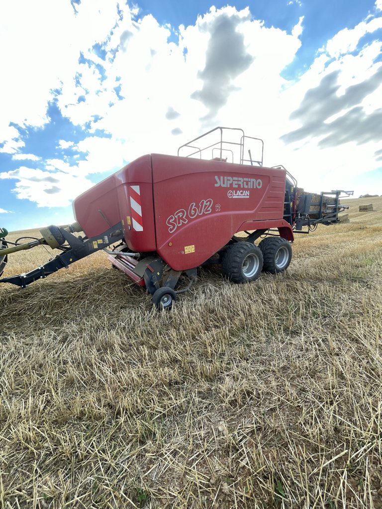 Großpackenpresse des Typs Supertino SR 612 R, Gebrauchtmaschine in Calmont (Bild 1)