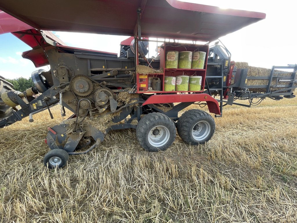 Großpackenpresse des Typs Supertino SR 612 R, Gebrauchtmaschine in Calmont (Bild 3)