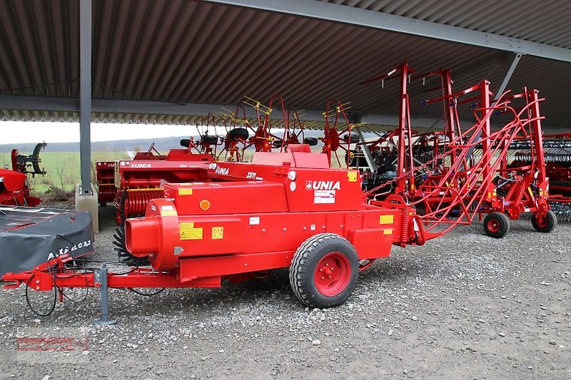 Großpackenpresse Türe ait Unia Kostka Z511 Quaderballenpresse, Neumaschine içinde Ostheim/Rhön (resim 15)