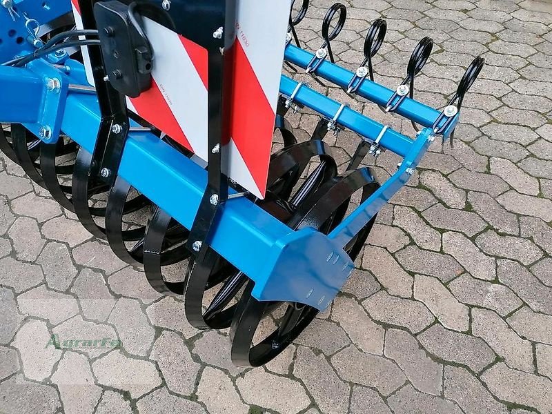 Grubber des Typs Agripol KOBALT 250 Großfederzinkenegge Leichtgrubber 2.5m, Neumaschine in Gronau (Bild 10)