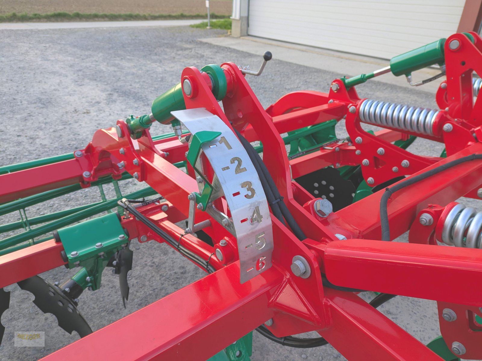 Grubber des Typs Agro-Masz Flügelschargrubber Runner 30 gefedert, Rohrwalze, Neumaschine in Ditzingen (Bild 7)