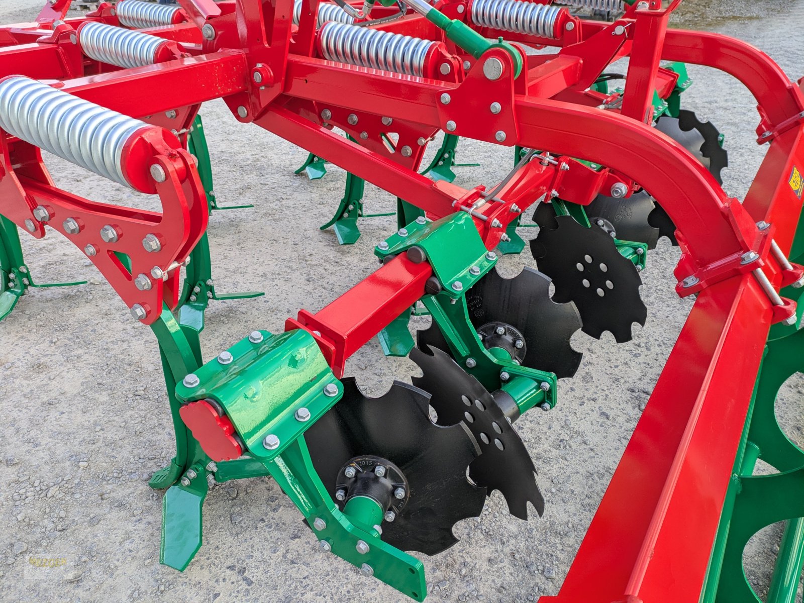 Grubber des Typs Agro-Masz Flügelschargrubber Runner 30 gefedert, Rohrwalze, Neumaschine in Ditzingen (Bild 10)