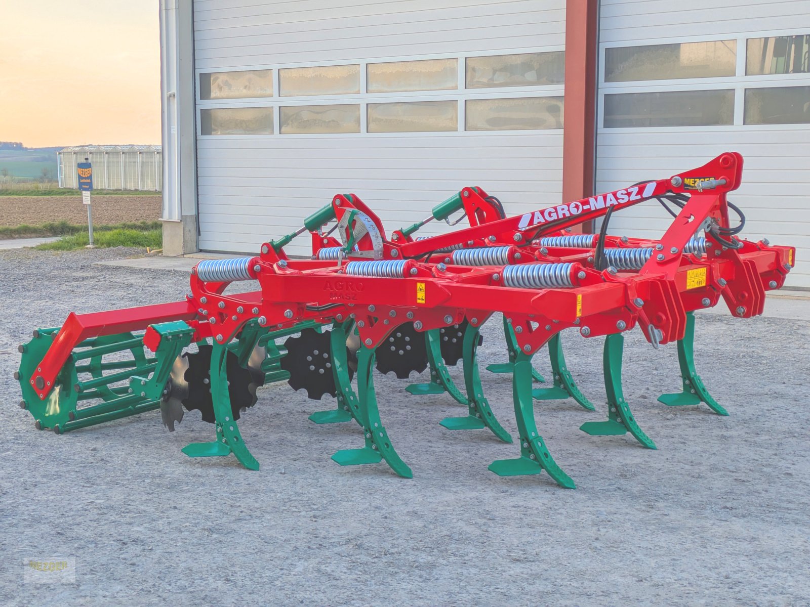 Grubber des Typs Agro-Masz Flügelschargrubber Runner 30 gefedert, Rohrwalze, Neumaschine in Ditzingen (Bild 16)