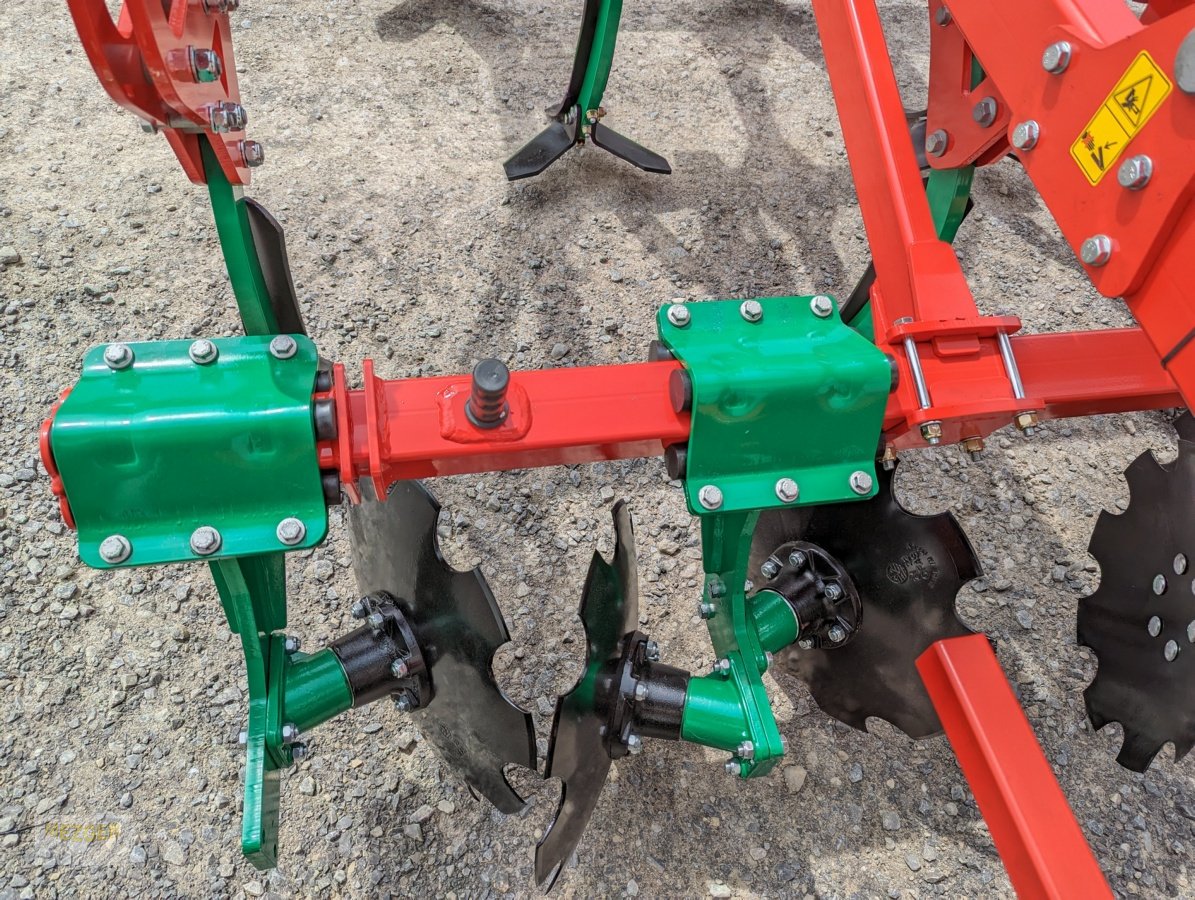 Grubber des Typs Agro-Masz Flügelschargrubber Runner 30 gefedert, Rohrwalze, Neumaschine in Ditzingen (Bild 11)