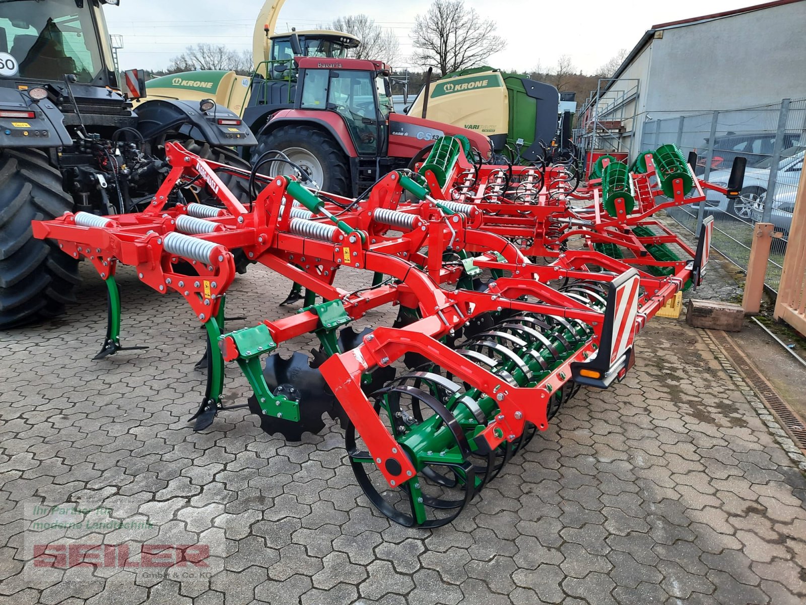 Grubber des Typs Agro-Masz Runner 30 Federstempel 600, Neumaschine in Ansbach (Bild 2)