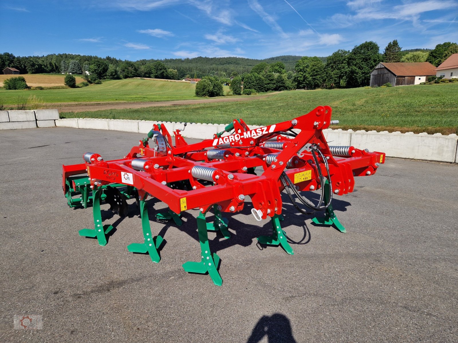 Grubber des Typs Agro-Masz Runner 30 Steinsicherung Flügelschare, Neumaschine in Tiefenbach (Bild 2)
