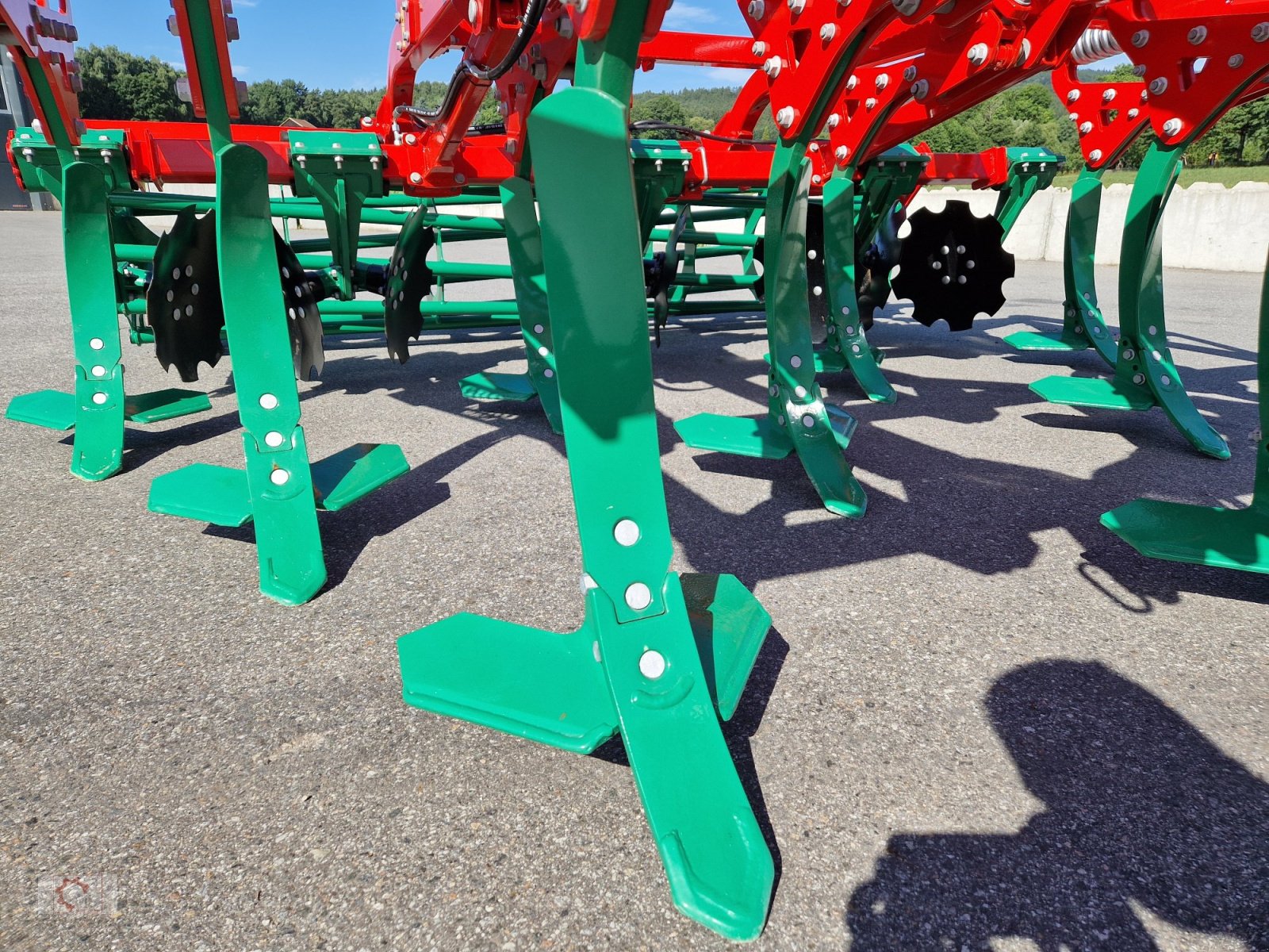 Grubber Türe ait Agro-Masz Runner 30 Steinsicherung Flügelschare, Neumaschine içinde Tiefenbach (resim 3)