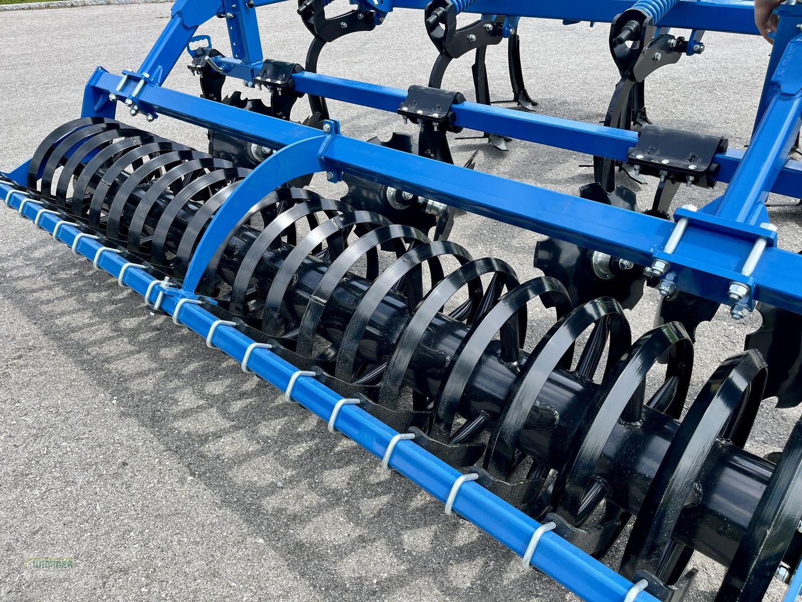 Grubber of the type Agro Profi Line Beta II - Grubber 3m gefedert, Neumaschine in Kematen (Picture 14)