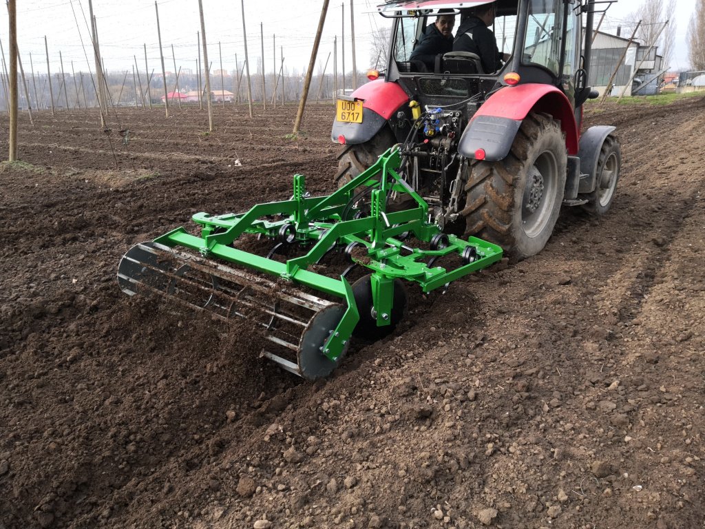 Grubber des Typs Agrotipa HopGrubber Vario 180-240, Neumaschine in Roudnice nad Labem (Bild 1)