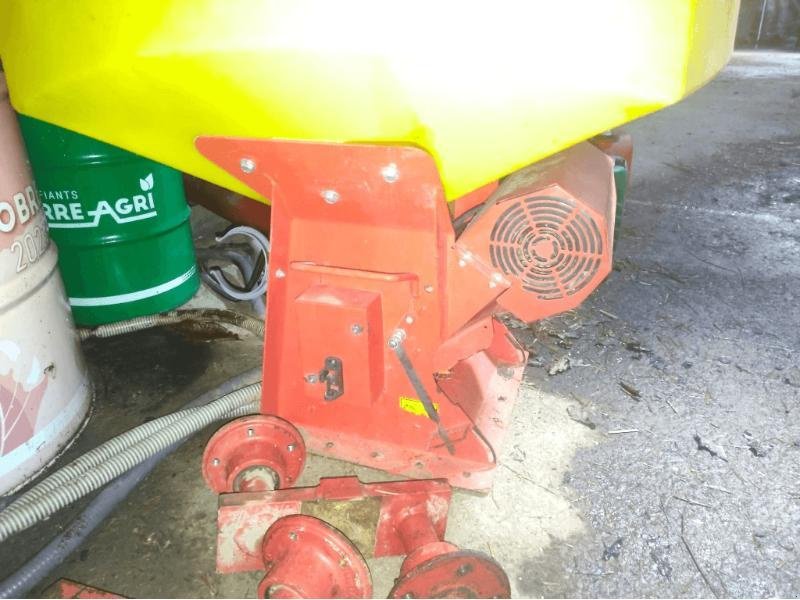 Grubber des Typs Amazone CATROS 3001, Gebrauchtmaschine in PLUMELEC (Bild 11)