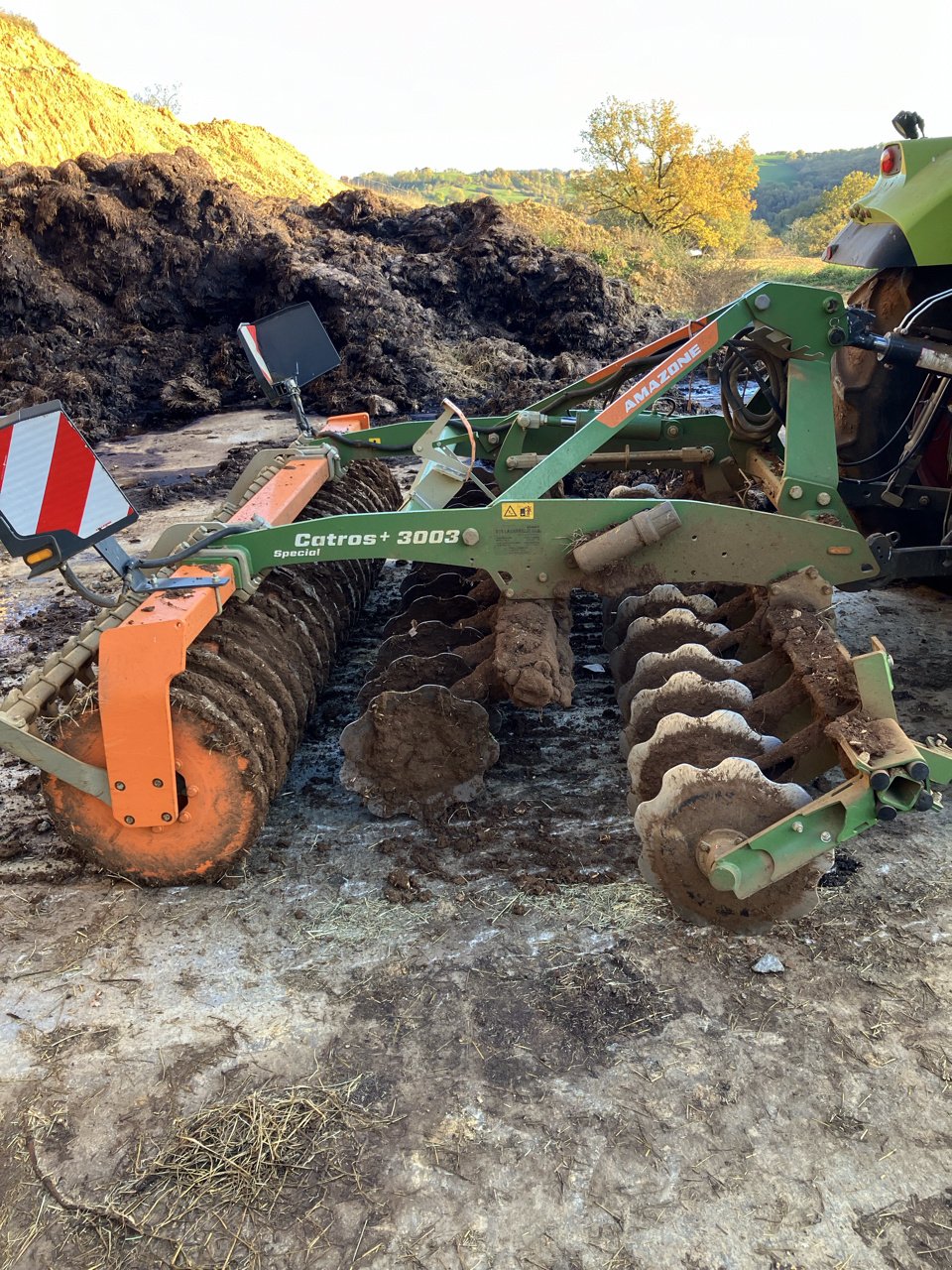 Grubber типа Amazone Catros + 3003 spécial, Gebrauchtmaschine в MORLHON LE HAUT (Фотография 2)