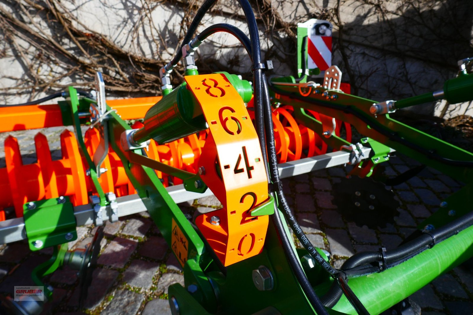 Grubber des Typs Amazone Cenio 3000 Special mit Federringwalze, Neumaschine in Dorfen (Bild 5)