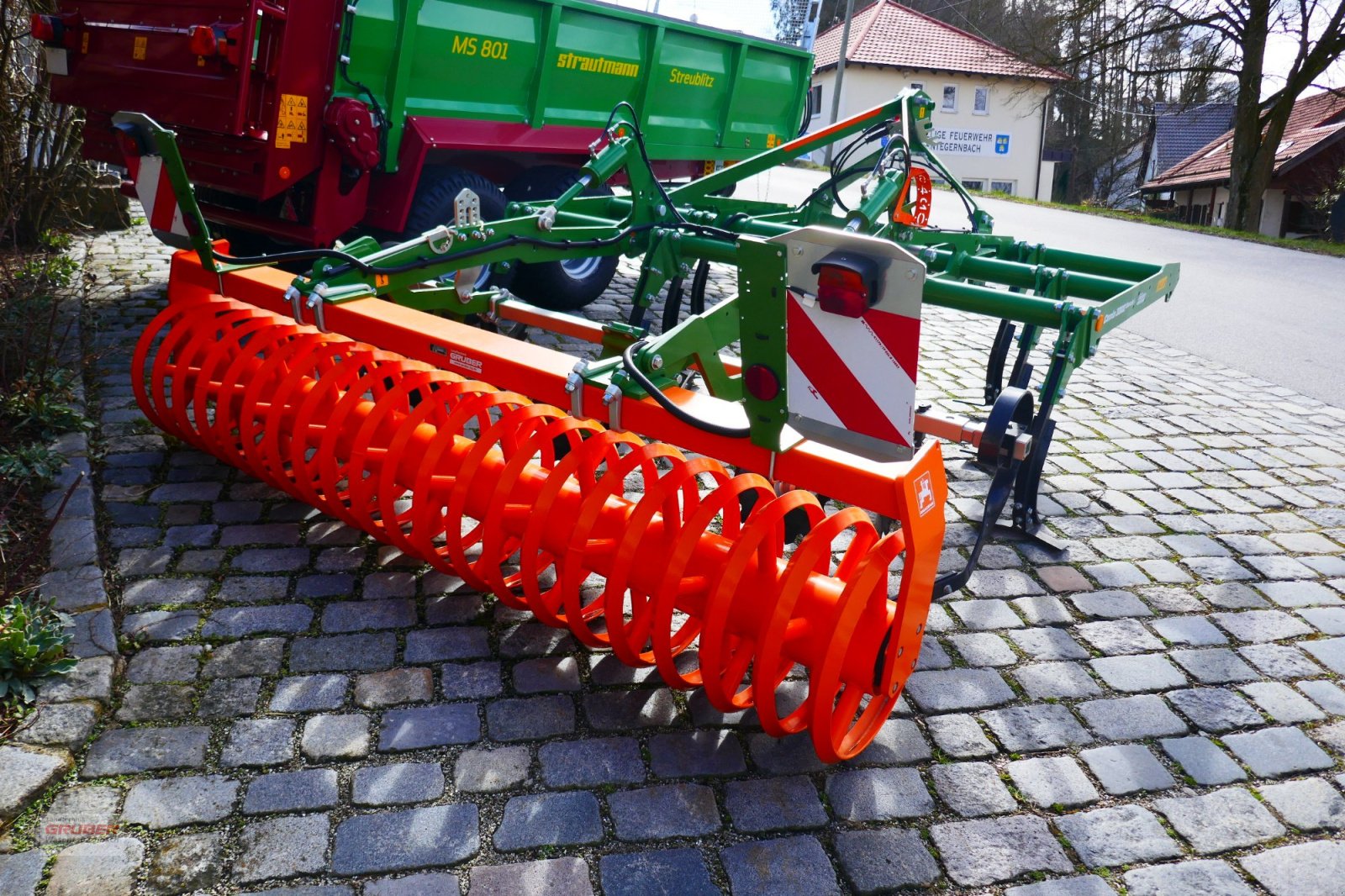 Grubber des Typs Amazone Cenio 3000 Special mit Federringwalze, Neumaschine in Dorfen (Bild 9)