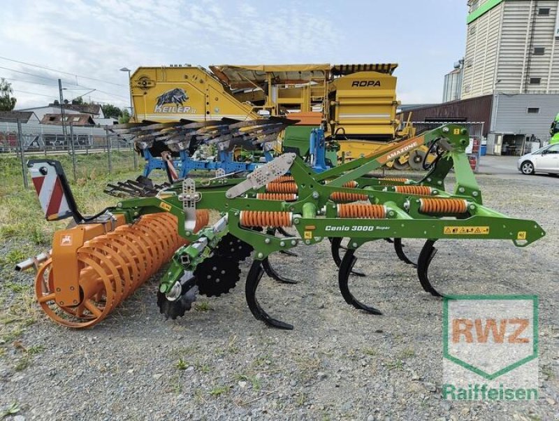 Grubber of the type Amazone Cenio 3000, Neumaschine in Riedstadt-Wolfskehlen (Picture 1)