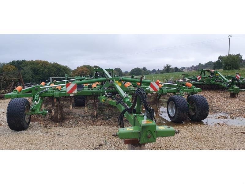 Grubber tipa Amazone CENIUS 6003-2TX, Gebrauchtmaschine u BRAY en Val