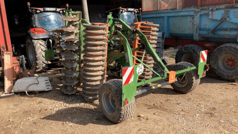 Grubber des Typs Amazone DECHAUMEUR CATROS 4000-2, Gebrauchtmaschine in Charnay-lès-macon (Bild 2)