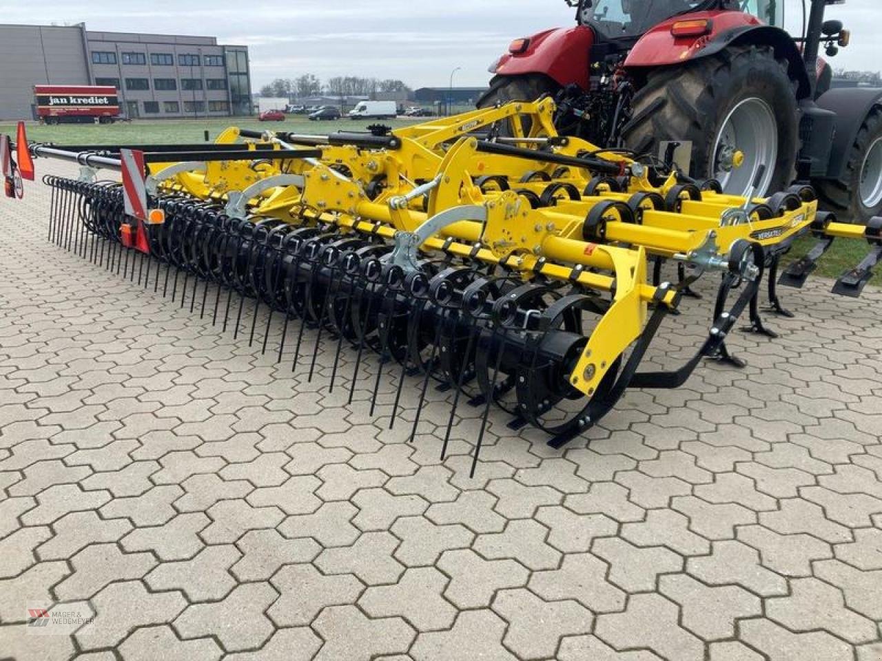 Grubber des Typs Bednar VERSATILL VN 6000 L, Neumaschine in Oyten (Bild 2)