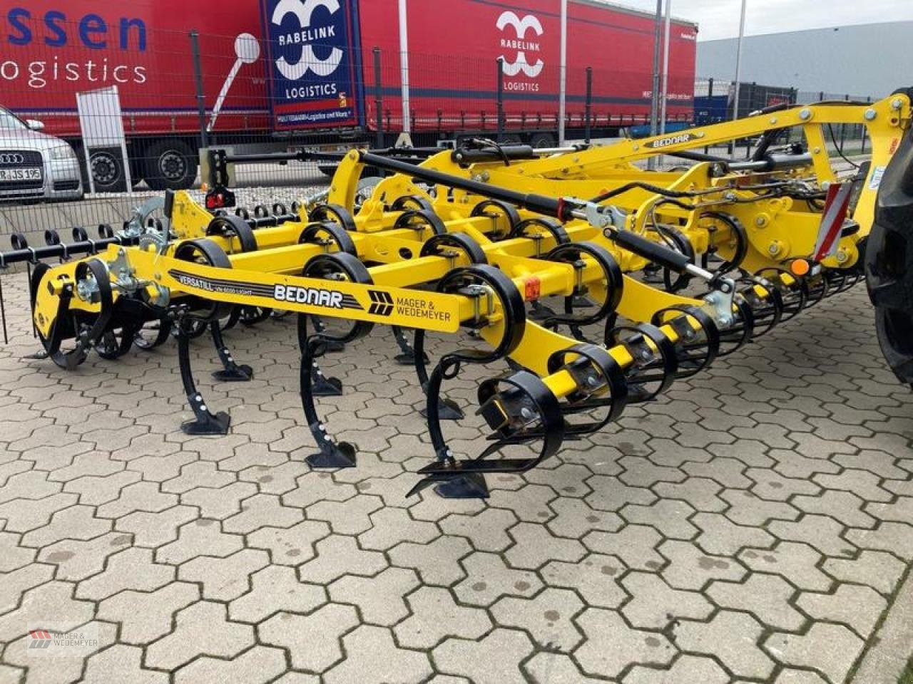Grubber des Typs Bednar VERSATILL VN 6000 L, Neumaschine in Oyten (Bild 3)