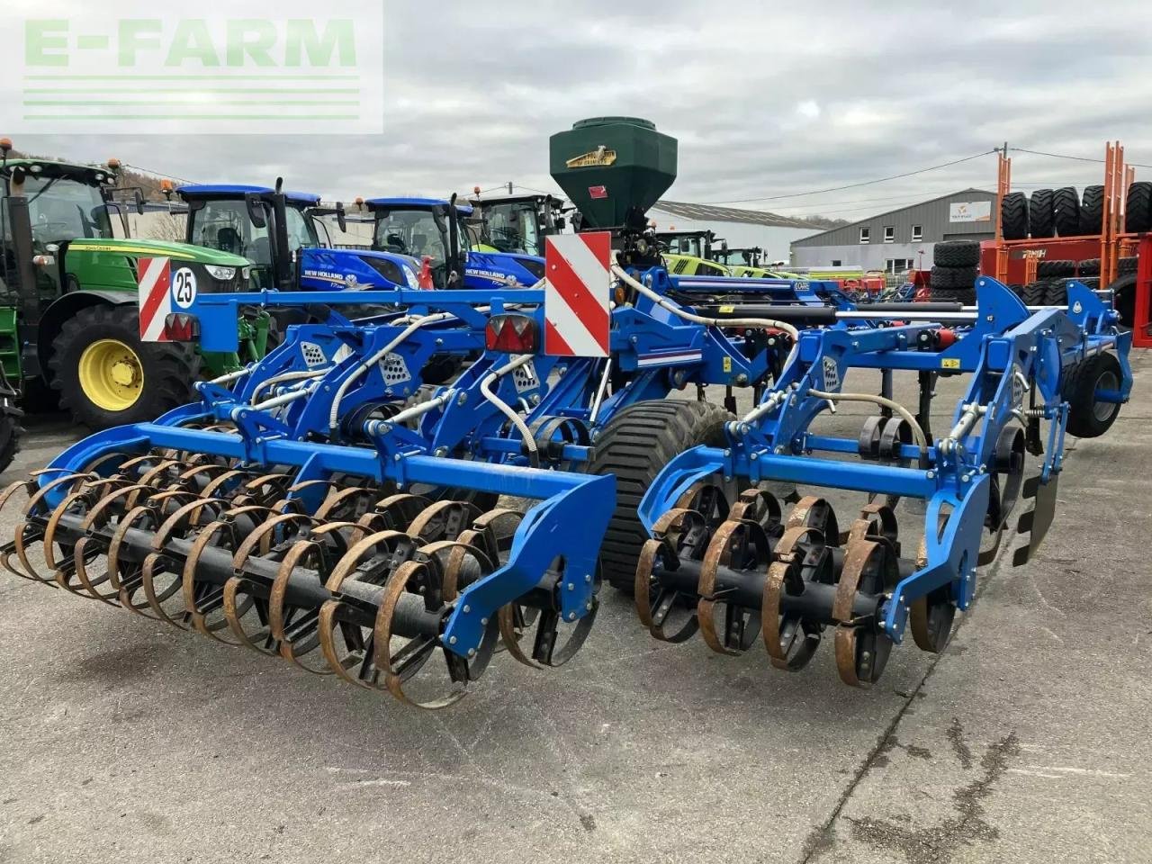 Grubber typu Carré dechaumeur onatar neo, Gebrauchtmaschine v BLENDECQUES (Obrázek 4)