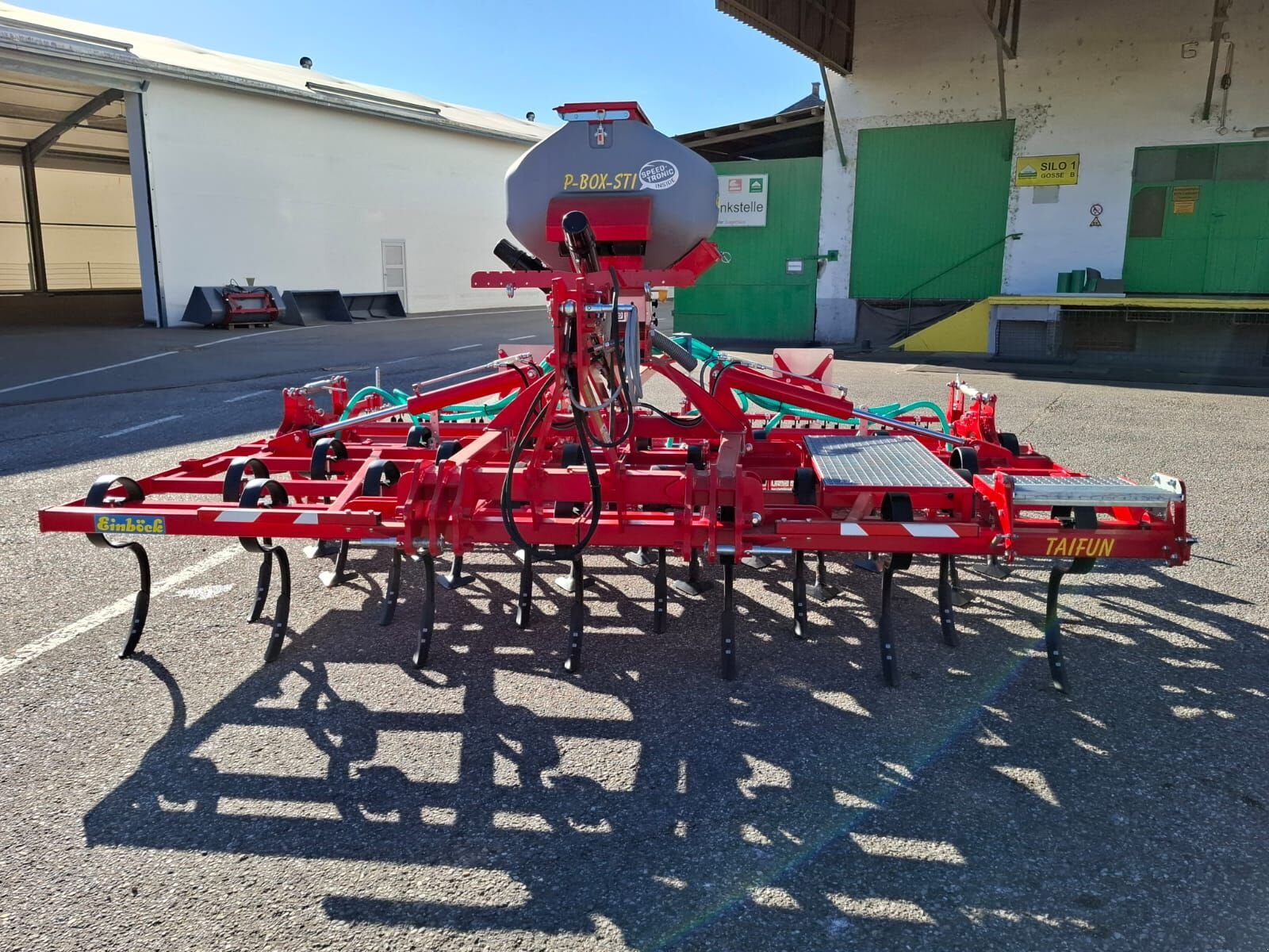 Grubber Türe ait Einböck Taifun, Neumaschine içinde Geinberg (resim 5)